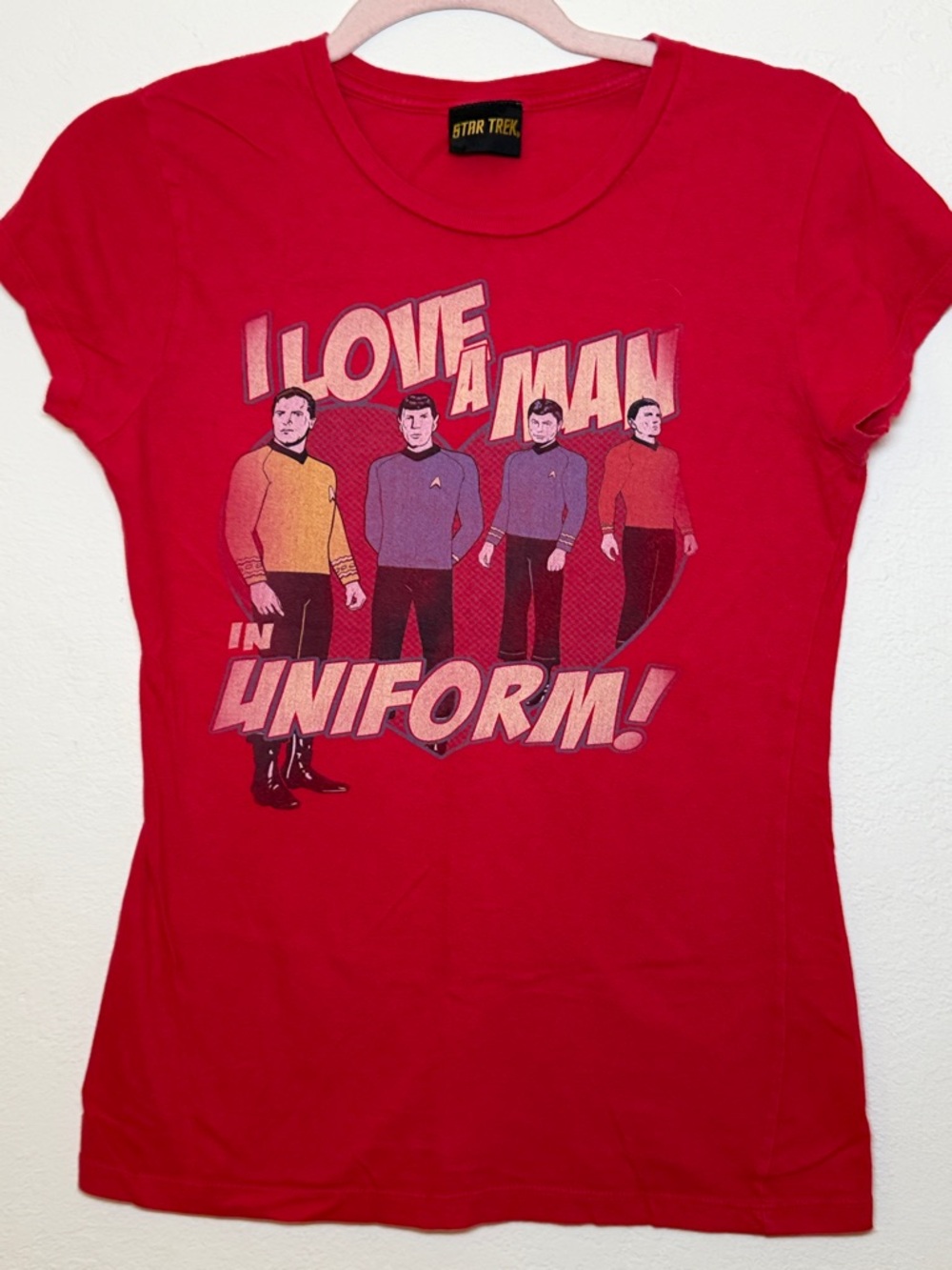 Star Trek "I Love a Man in Uniform" Red Graphic Tee Sz.Small